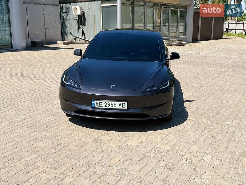 Седан Tesla Model 3 2024 в Днепре