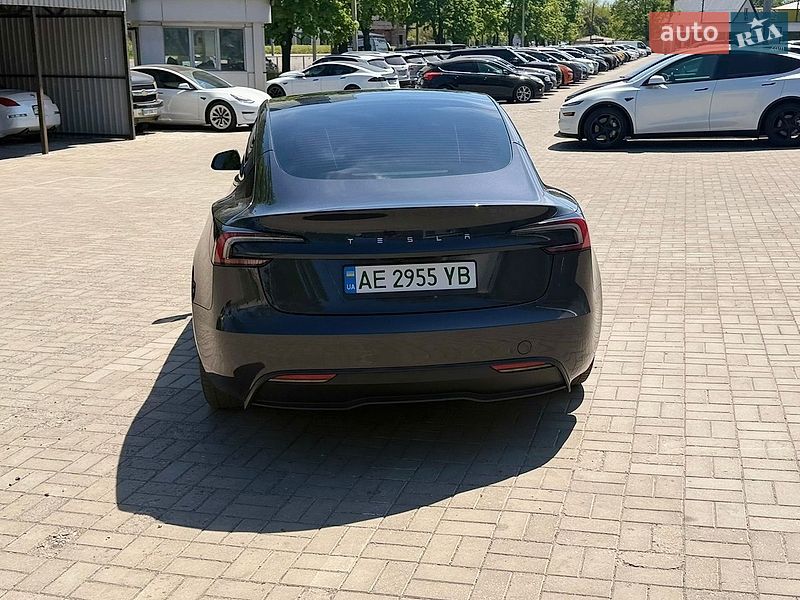 Седан Tesla Model 3 2024 в Днепре