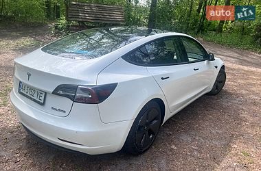 Седан Tesla Model 3 2021 в Киеве