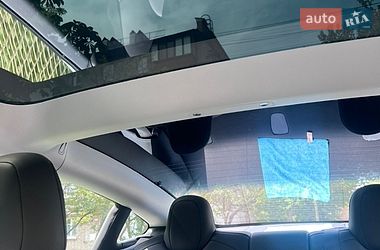 Седан Tesla Model 3 2021 в Киеве