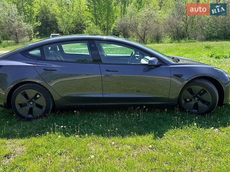 Седан Tesla Model 3 2023 в Днепре