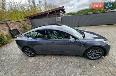 Седан Tesla Model 3 2022 в Тернополе