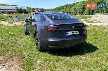 Седан Tesla Model 3 2023 в Днепре