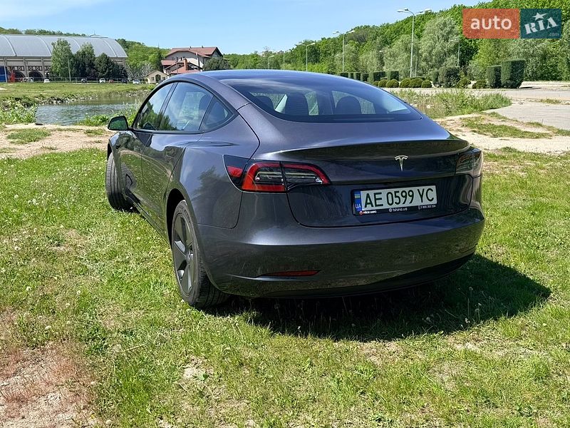 Седан Tesla Model 3 2023 в Днепре