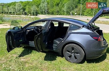 Седан Tesla Model 3 2023 в Днепре