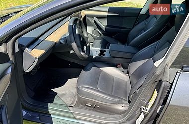 Седан Tesla Model 3 2023 в Днепре