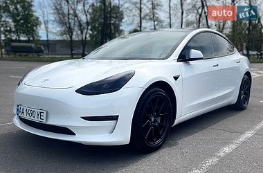Седан Tesla Model 3 2022 в Киеве