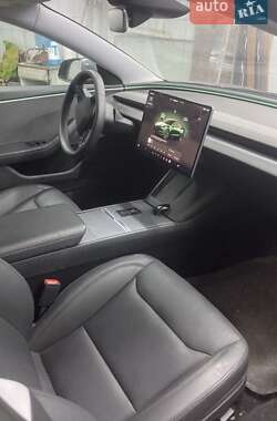 Седан Tesla Model 3 2024 в Києві