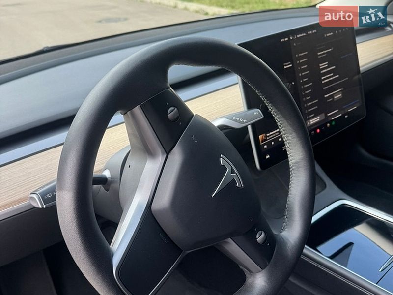 Седан Tesla Model 3 2022 в Киеве