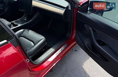 Седан Tesla Model 3 2020 в Житомирі