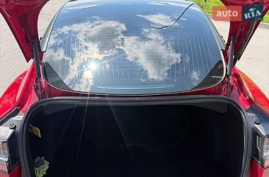 Седан Tesla Model 3 2020 в Житомирі