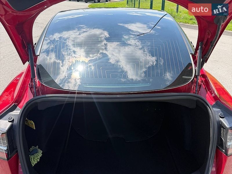 Седан Tesla Model 3 2020 в Житомирі