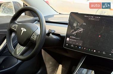 Седан Tesla Model 3 2019 в Львові