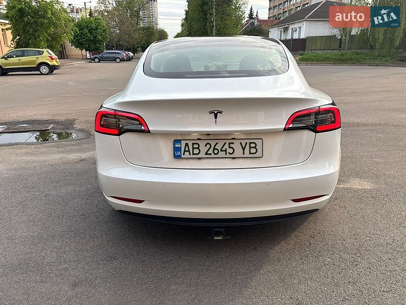 Седан Tesla Model 3 2022 в Черкассах