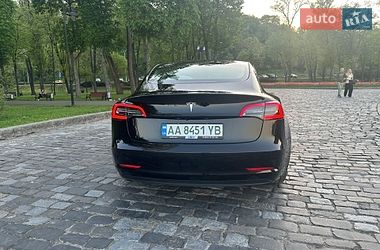 Седан Tesla Model 3 2023 в Киеве