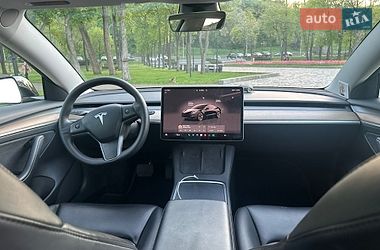 Седан Tesla Model 3 2023 в Киеве