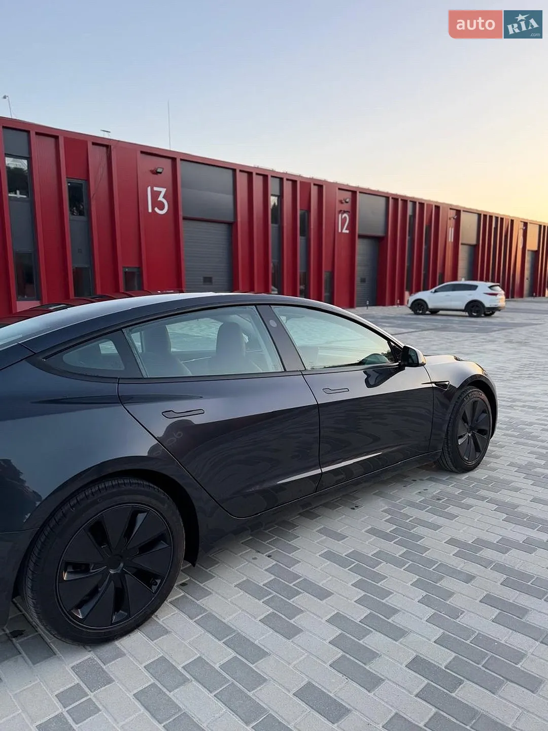 2024 Tesla Model 3 - мініатюра 3
