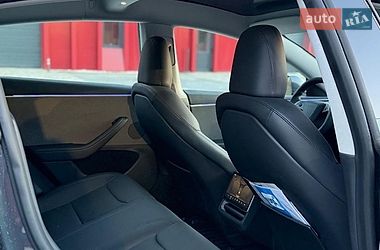 Седан Tesla Model 3 2024 в Львове