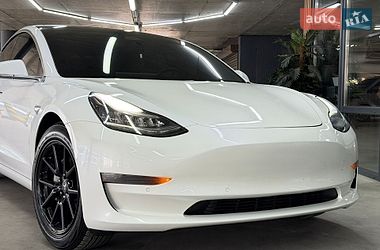 Седан Tesla Model 3 2019 в Одесі