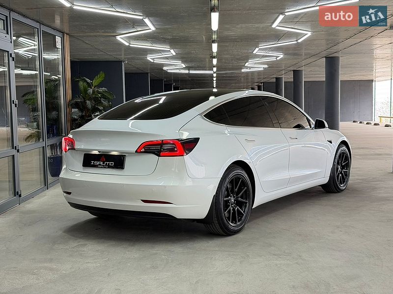 Седан Tesla Model 3 2019 в Одесі