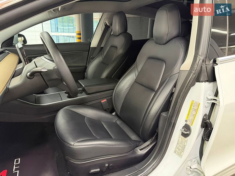 Седан Tesla Model 3 2019 в Одесі