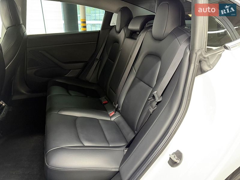 Седан Tesla Model 3 2019 в Одесі