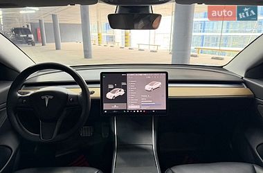 Седан Tesla Model 3 2019 в Одесі