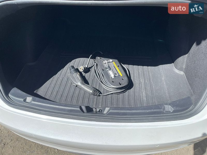 Седан Tesla Model 3 2022 в Хмельницькому