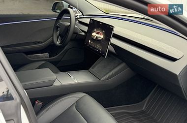 Седан Tesla Model 3 2025 в Дубно