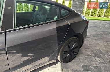 Седан Tesla Model 3 2025 в Ровно