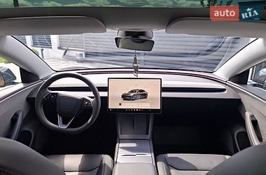 Седан Tesla Model 3 2025 в Ровно