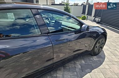 Седан Tesla Model 3 2025 в Ровно
