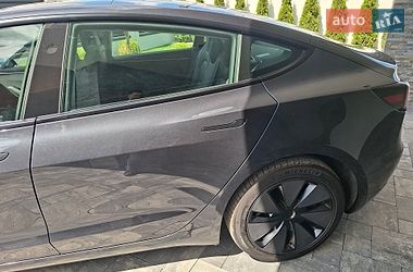 Седан Tesla Model 3 2025 в Ровно