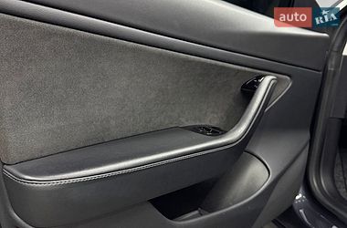 Седан Tesla Model 3 2019 в Коломые