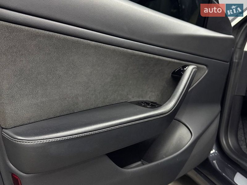 Седан Tesla Model 3 2019 в Коломые