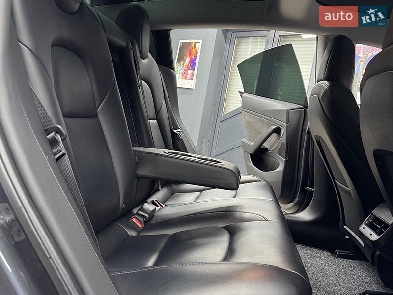 Седан Tesla Model 3 2019 в Коломые