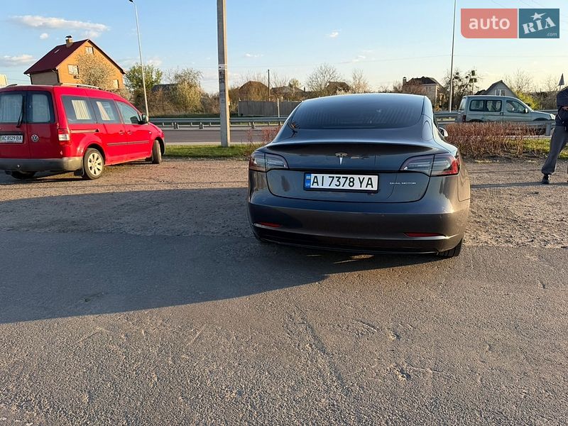Седан Tesla Model 3 2020 в Киеве