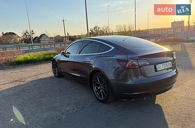 Седан Tesla Model 3 2020 в Киеве