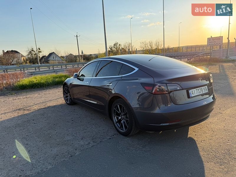 Седан Tesla Model 3 2020 в Киеве