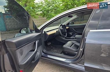 Седан Tesla Model 3 2020 в Киеве