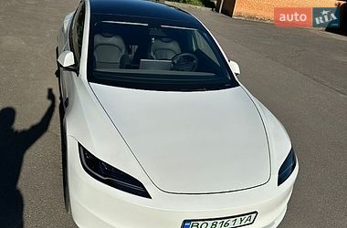 Седан Tesla Model 3 2024 в Тернополі