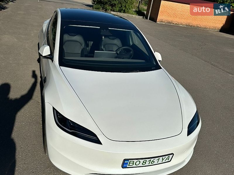 Седан Tesla Model 3 2024 в Тернополі