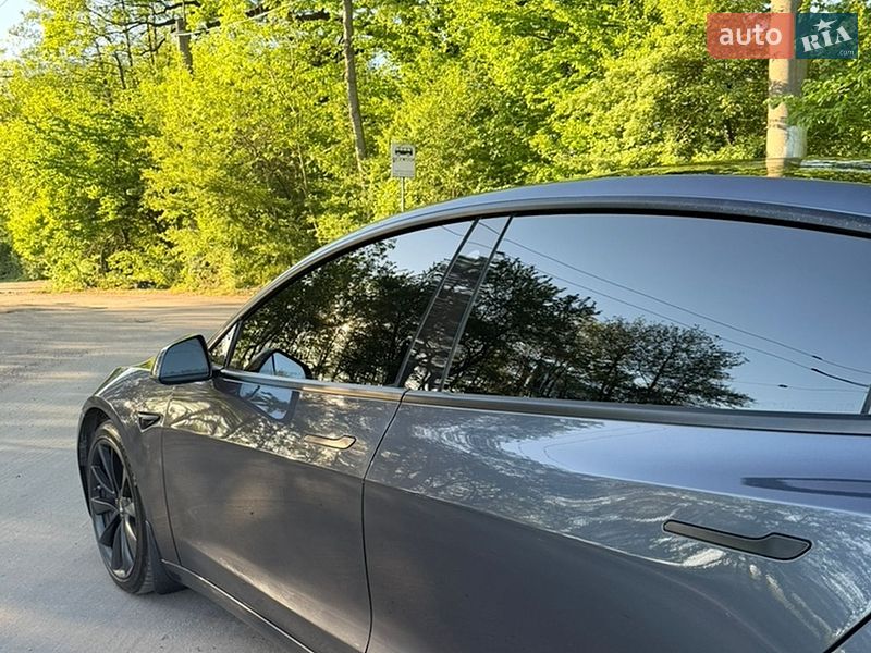 Седан Tesla Model 3 2021 в Львове