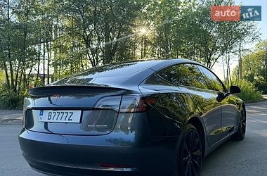 Седан Tesla Model 3 2021 в Львове