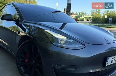 Седан Tesla Model 3 2021 в Львове
