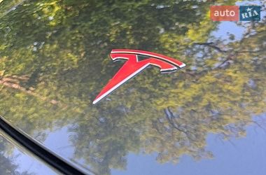Седан Tesla Model 3 2021 в Львове