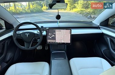 Седан Tesla Model 3 2021 в Львове