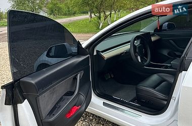 Седан Tesla Model 3 2019 в Черновцах