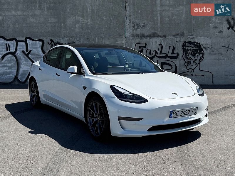 Tesla Model 3 2021