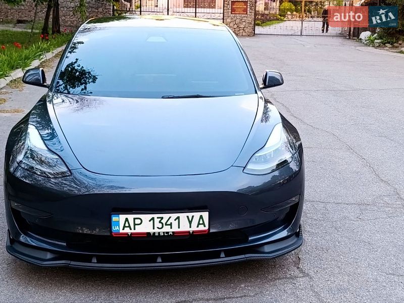 Седан Tesla Model 3 2021 в Запоріжжі